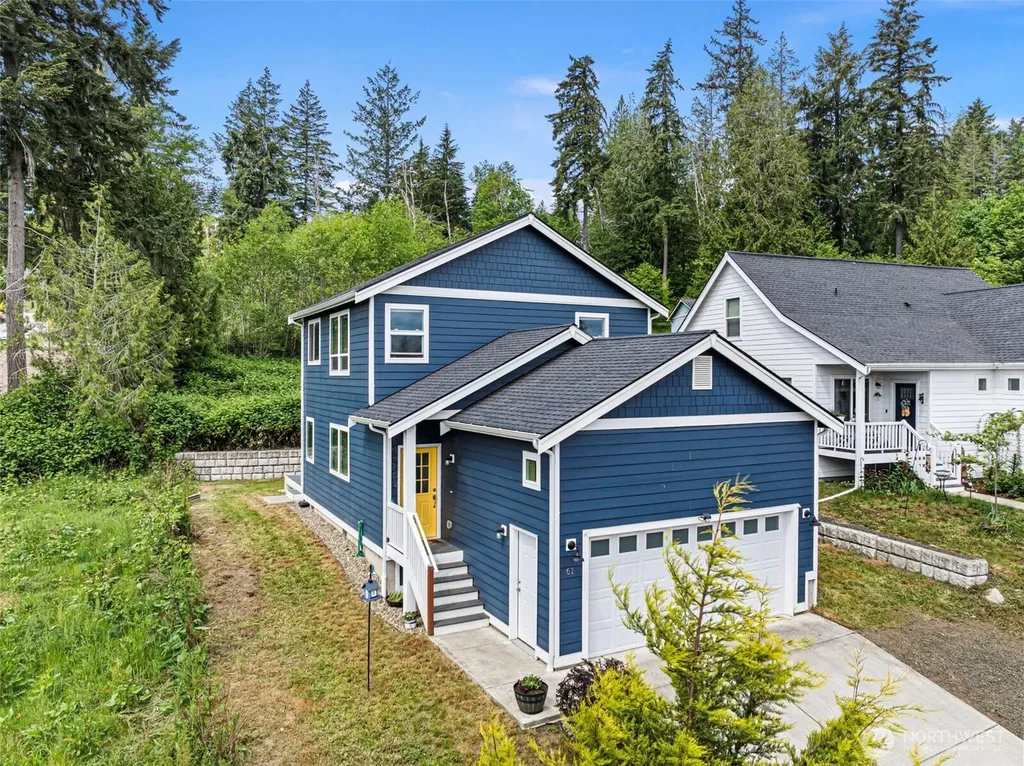 61 E Brady Loop Allyn WA 98524