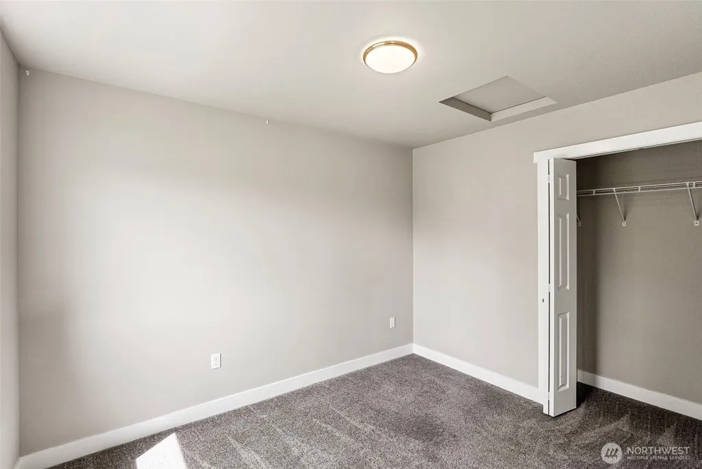 61 E Brady Loop Allyn WA 98524