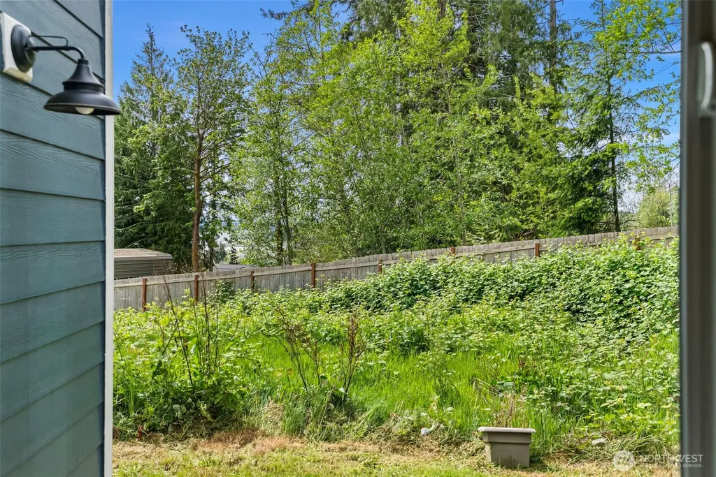 61 E Brady Loop Allyn WA 98524