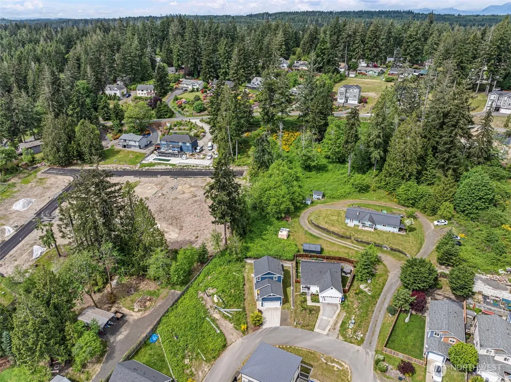 61 E Brady Loop Allyn WA 98524
