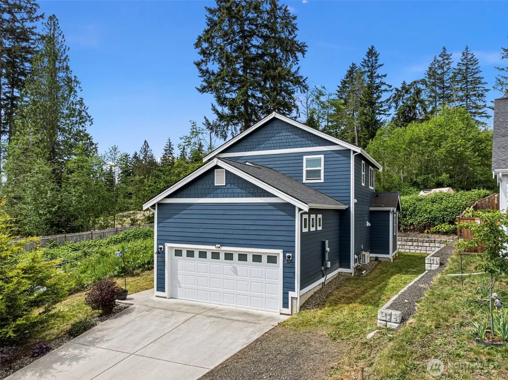 61 E Brady Loop Allyn WA 98524