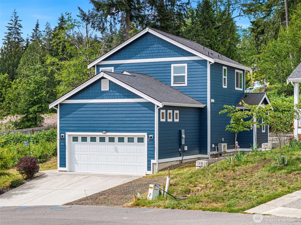 61 E Brady Loop Allyn WA 98524