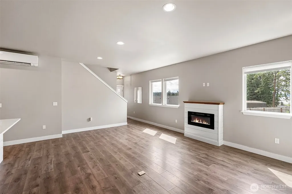 61 E Brady Loop Allyn WA 98524