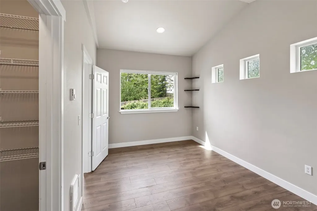 61 E Brady Loop Allyn WA 98524