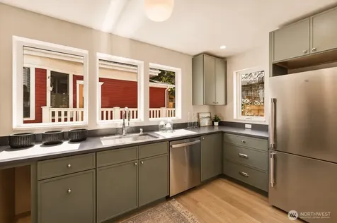 909 32nd Avenue S Seattle WA 98144