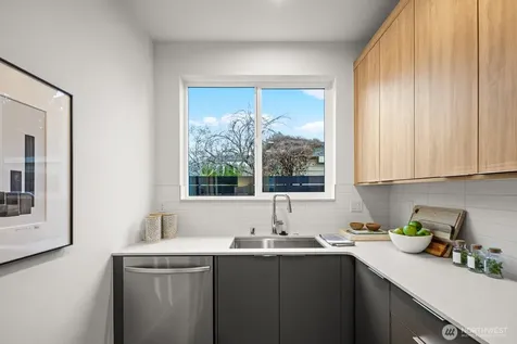 713 N 70th Street Seattle WA 98103