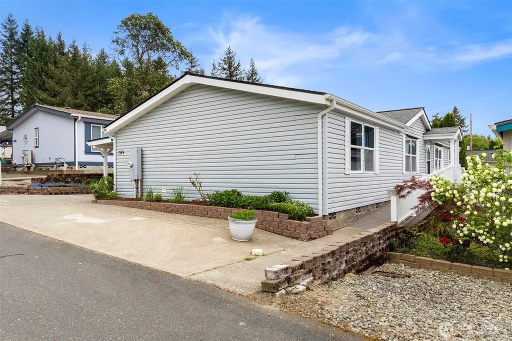 789 NE Reeds Meadow Lane Bremerton WA 98311