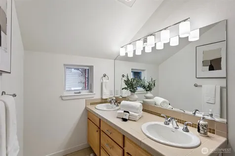 6521 25th Avenue NE Seattle WA 98115