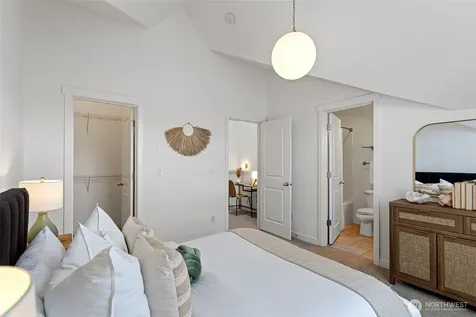 6521 25th Avenue NE Seattle WA 98115