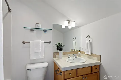 6521 25th Avenue NE Seattle WA 98115