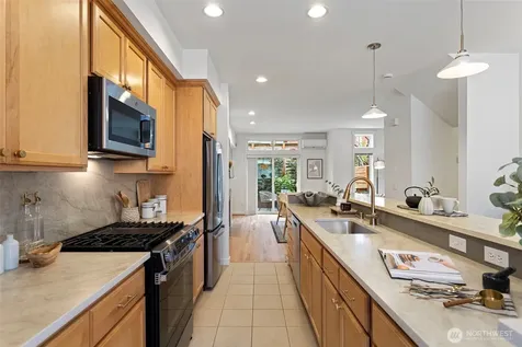 6521 25th Avenue NE Seattle WA 98115