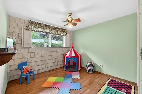 12810 162nd Avenue SE Renton WA 98059