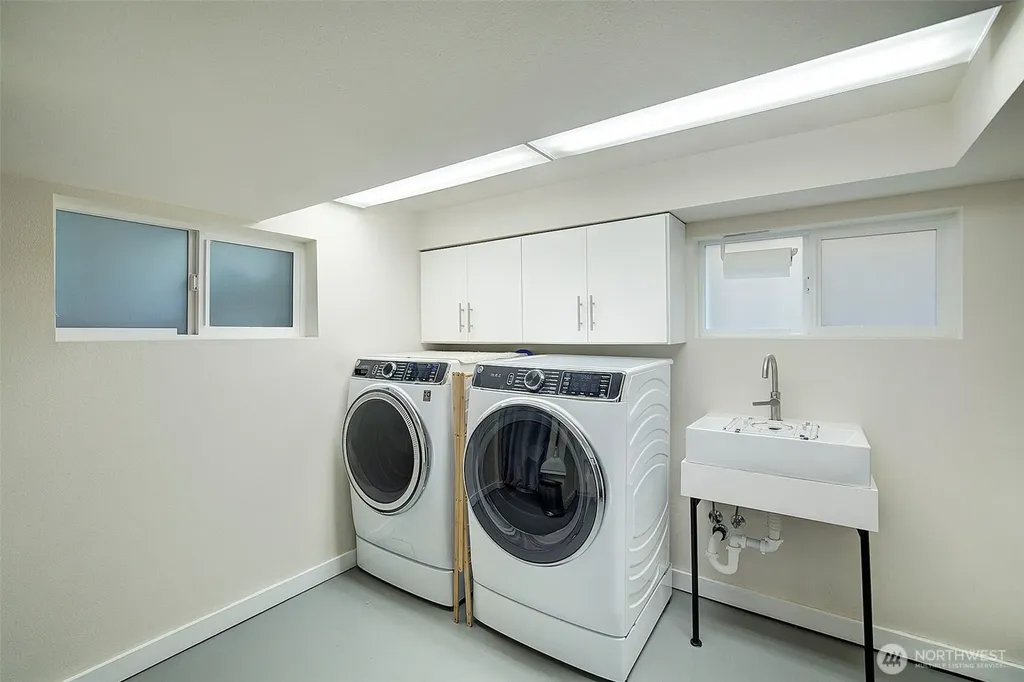 8451 35th Avenue SW Seattle WA 98126