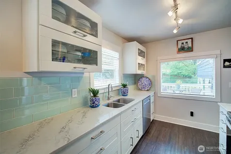 8451 35th Avenue SW Seattle WA 98126