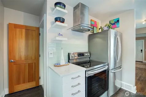 8451 35th Avenue SW Seattle WA 98126