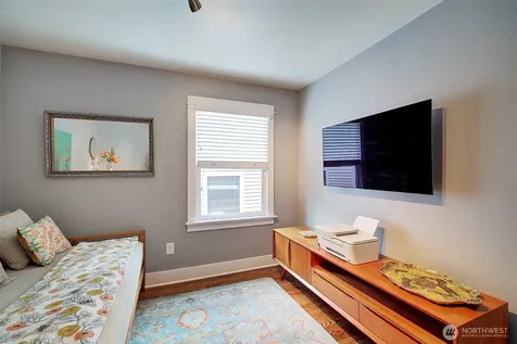 8451 35th Avenue SW Seattle WA 98126
