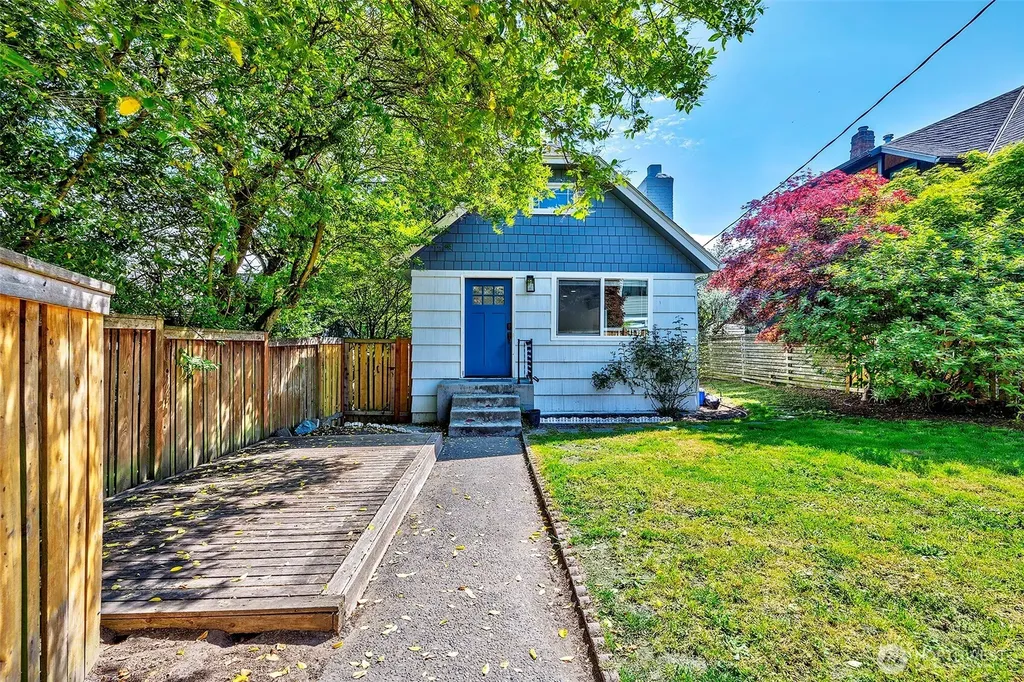3806 35th Avenue W Seattle WA 98199