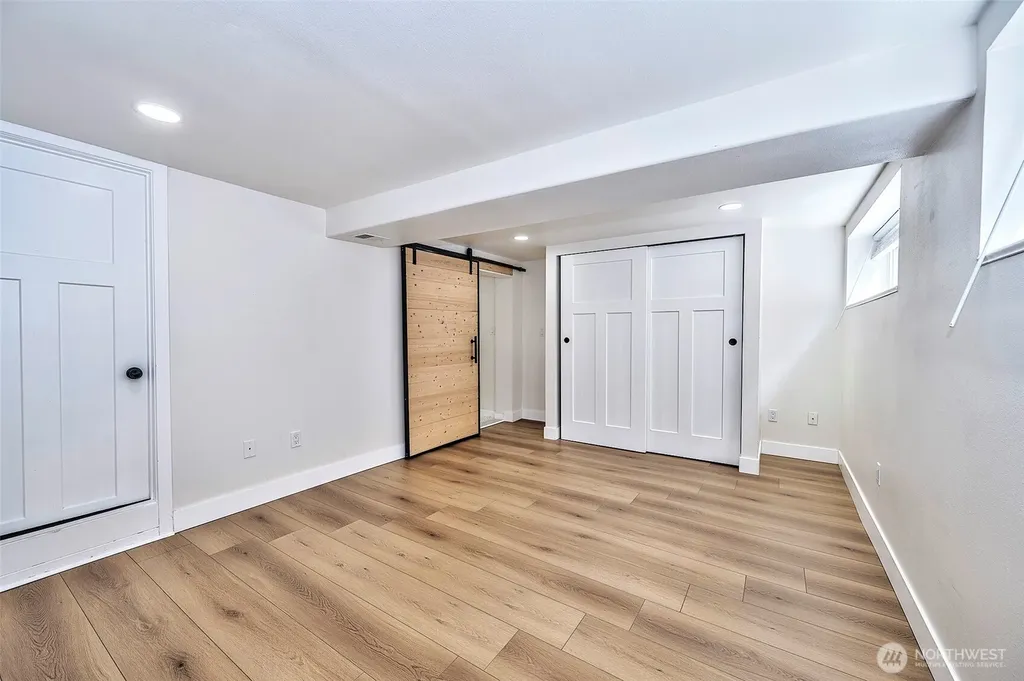 3806 35th Avenue W Seattle WA 98199