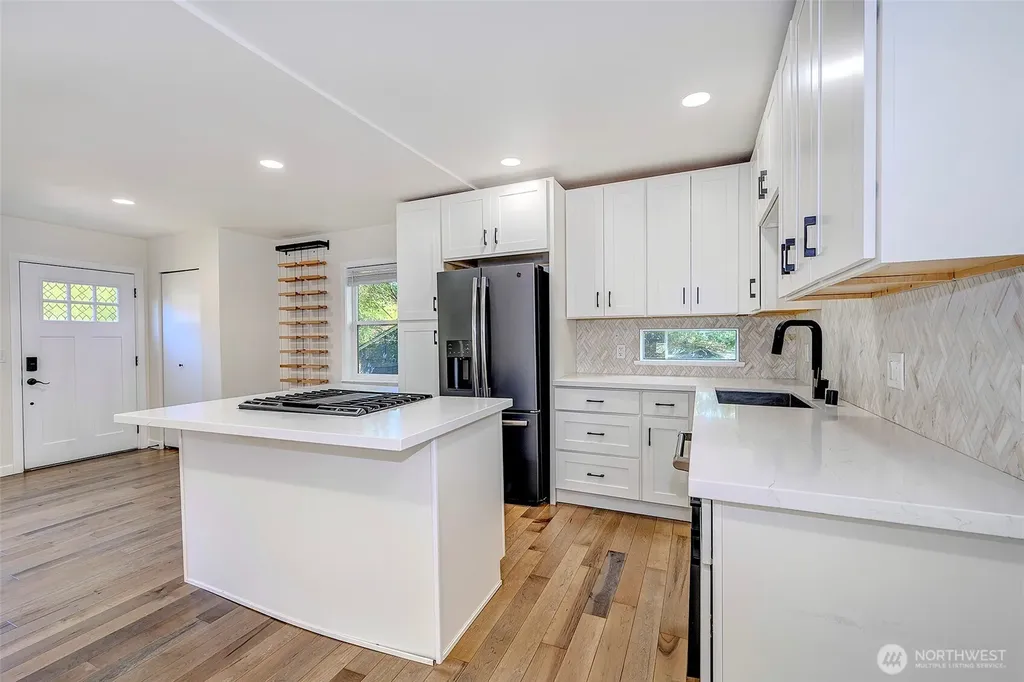 3806 35th Avenue W Seattle WA 98199