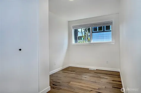 3806 35th Avenue W Seattle WA 98199