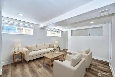 3806 35th Avenue W Seattle WA 98199
