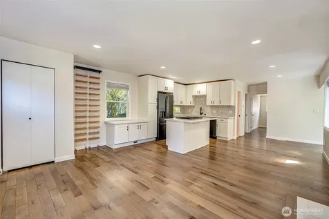 3806 35th Avenue W Seattle WA 98199