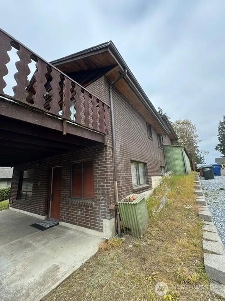 19021 46th Avenue S Seatac WA 98188