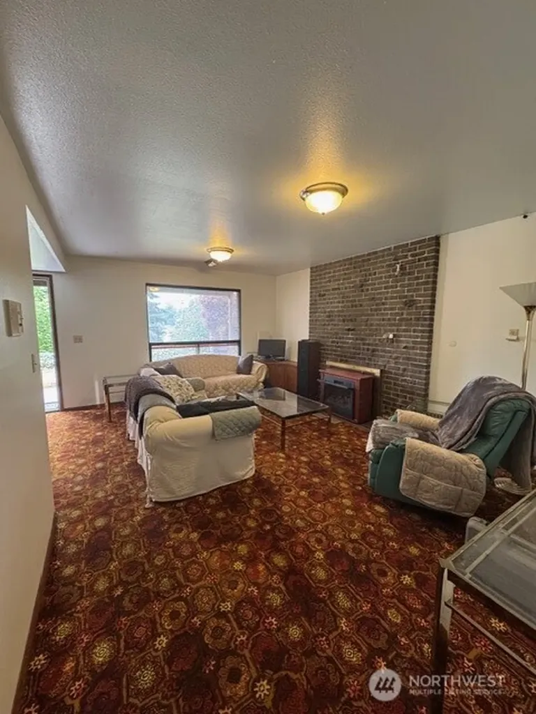 19021 46th Avenue S Seatac WA 98188