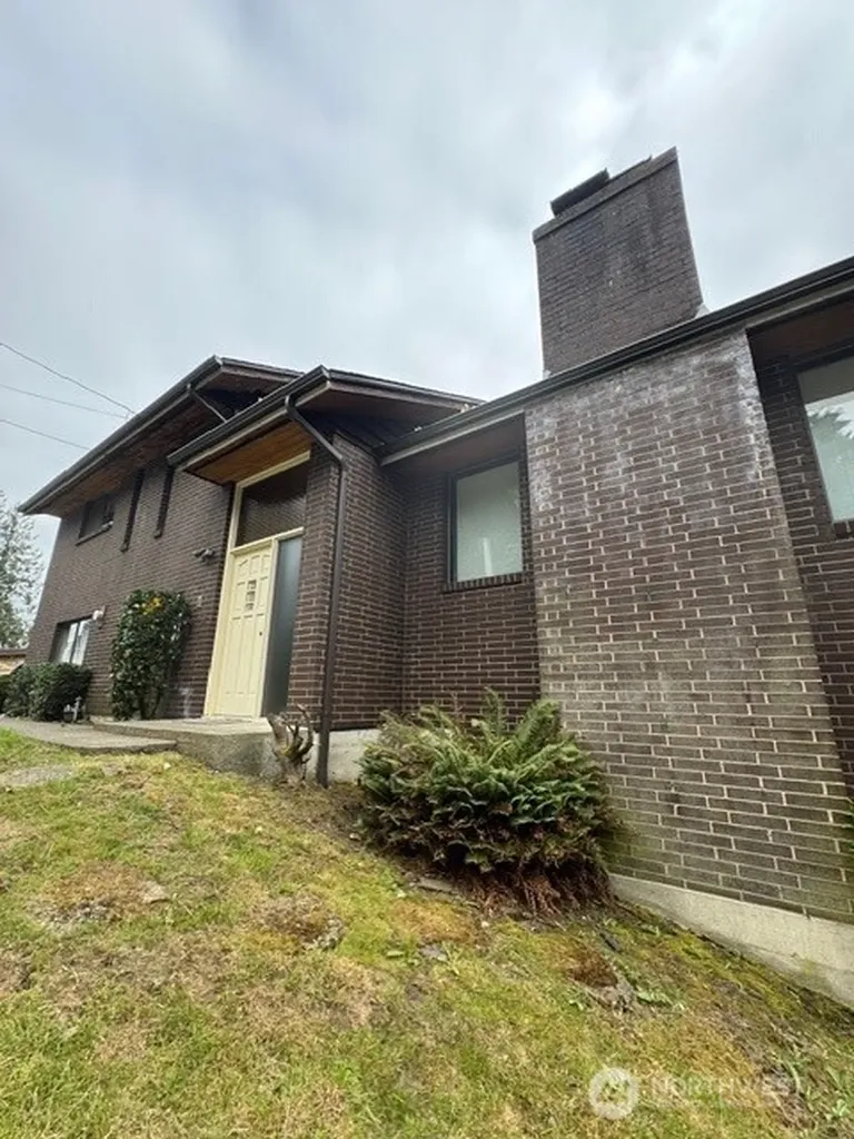 19021 46th Avenue S Seatac WA 98188