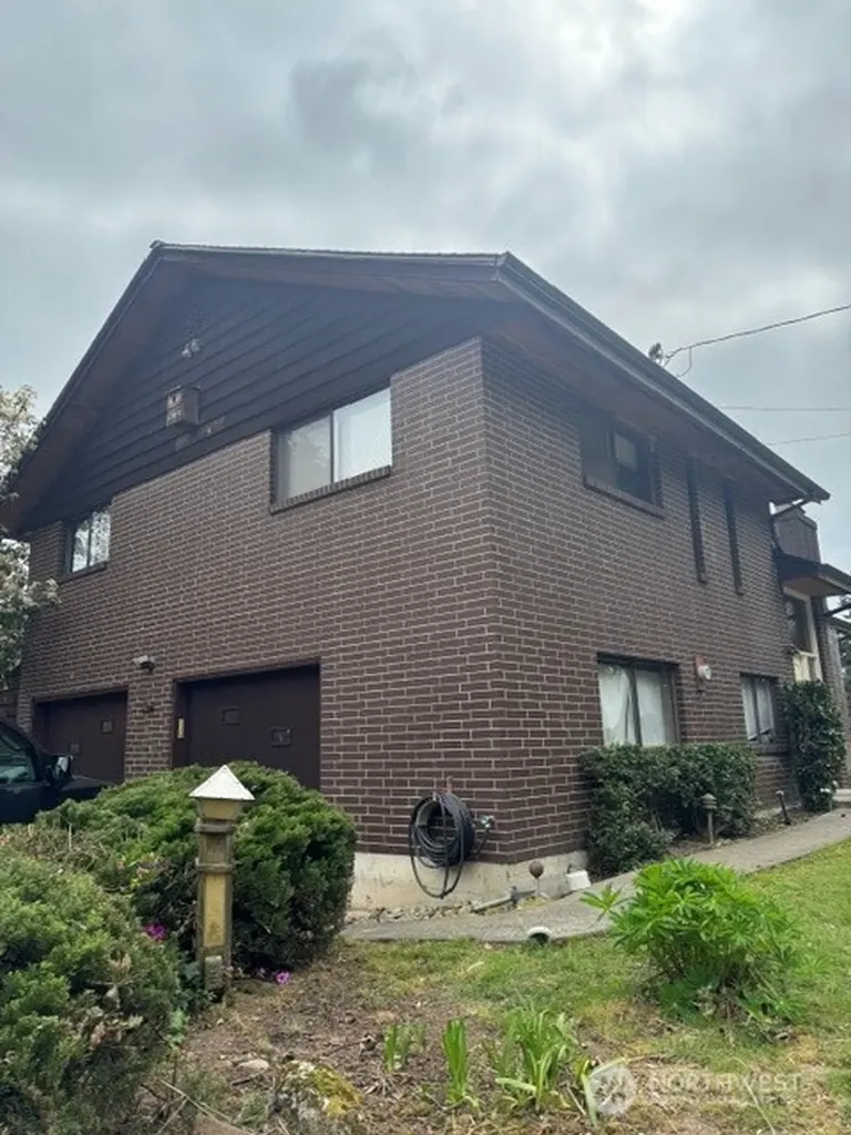 19021 46th Avenue S Seatac WA 98188