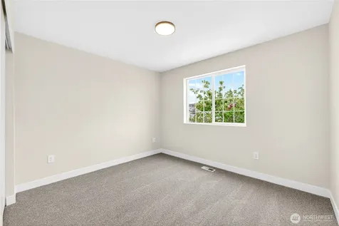 18328 113th Avenue E Puyallup WA 98374