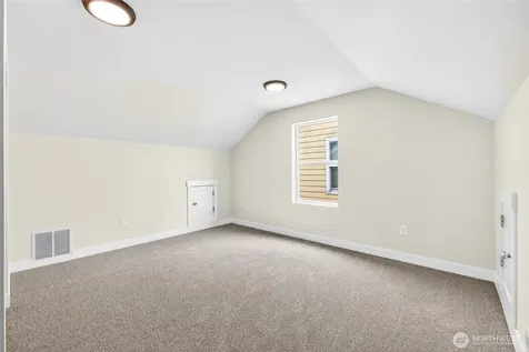 18328 113th Avenue E Puyallup WA 98374