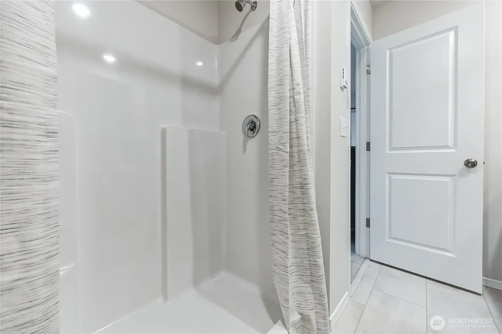 34188 Emerald Ridge Avenue SE Black Diamond WA 98010