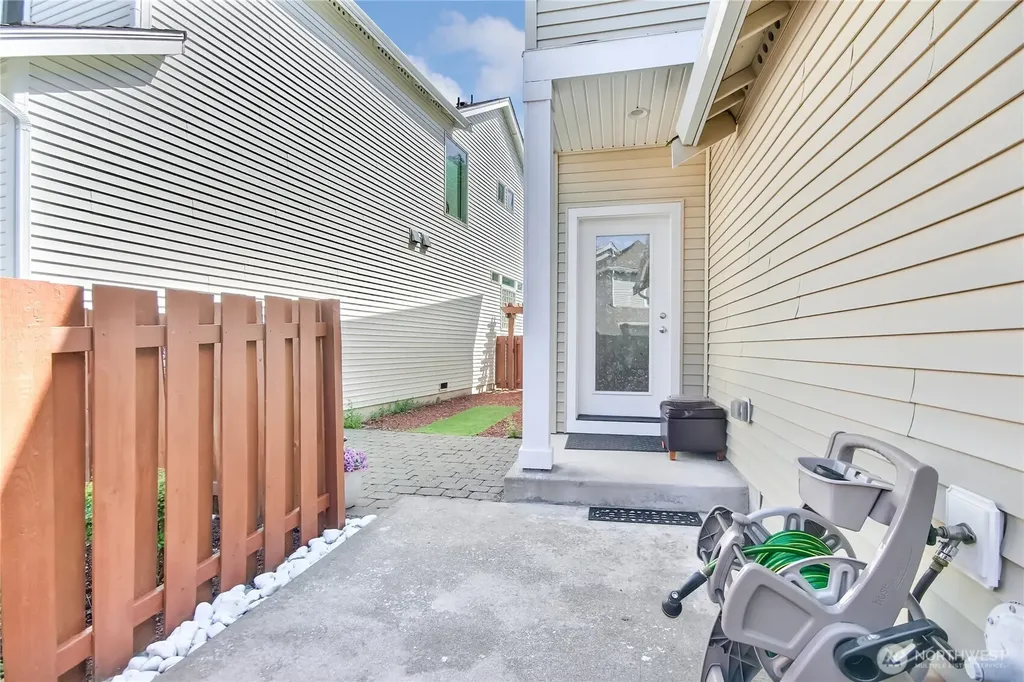 802 62nd Street SE Auburn WA 98092
