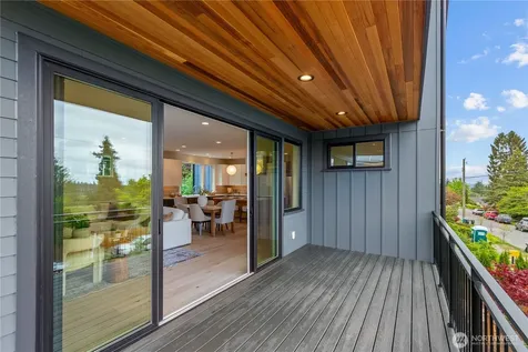 6832 47th Avenue NE Seattle WA 98115