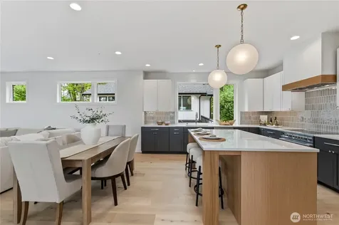 6832 47th Avenue NE Seattle WA 98115