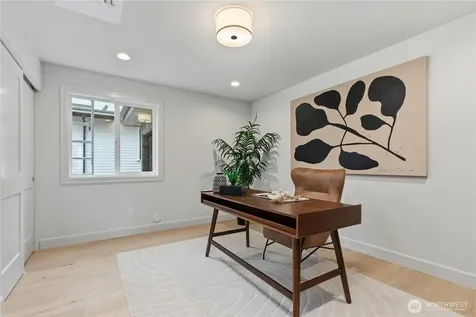 6832 47th Avenue NE Seattle WA 98115
