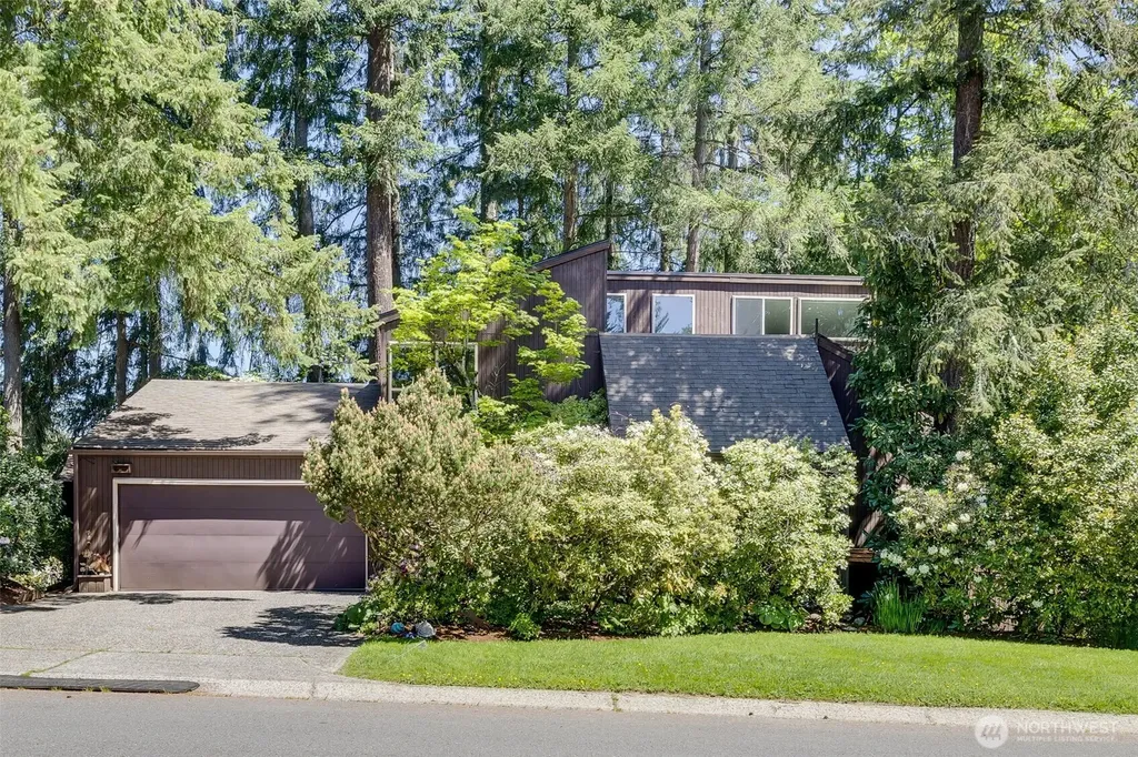 3068 169th Avenue NE Bellevue WA 98008