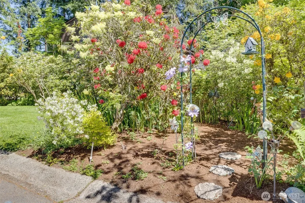 3068 169th Avenue NE Bellevue WA 98008