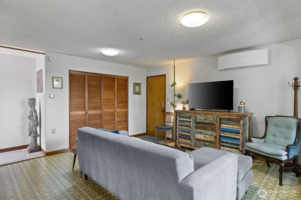 3068 169th Avenue NE Bellevue WA 98008