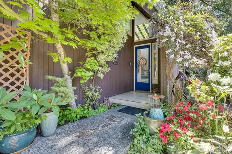 3068 169th Avenue NE Bellevue WA 98008