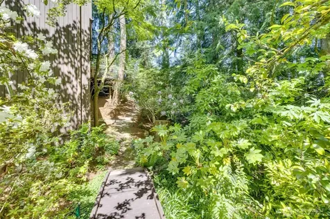 3068 169th Avenue NE Bellevue WA 98008