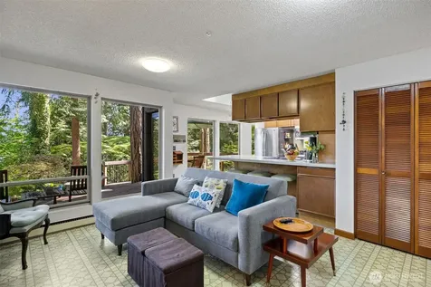 3068 169th Avenue NE Bellevue WA 98008