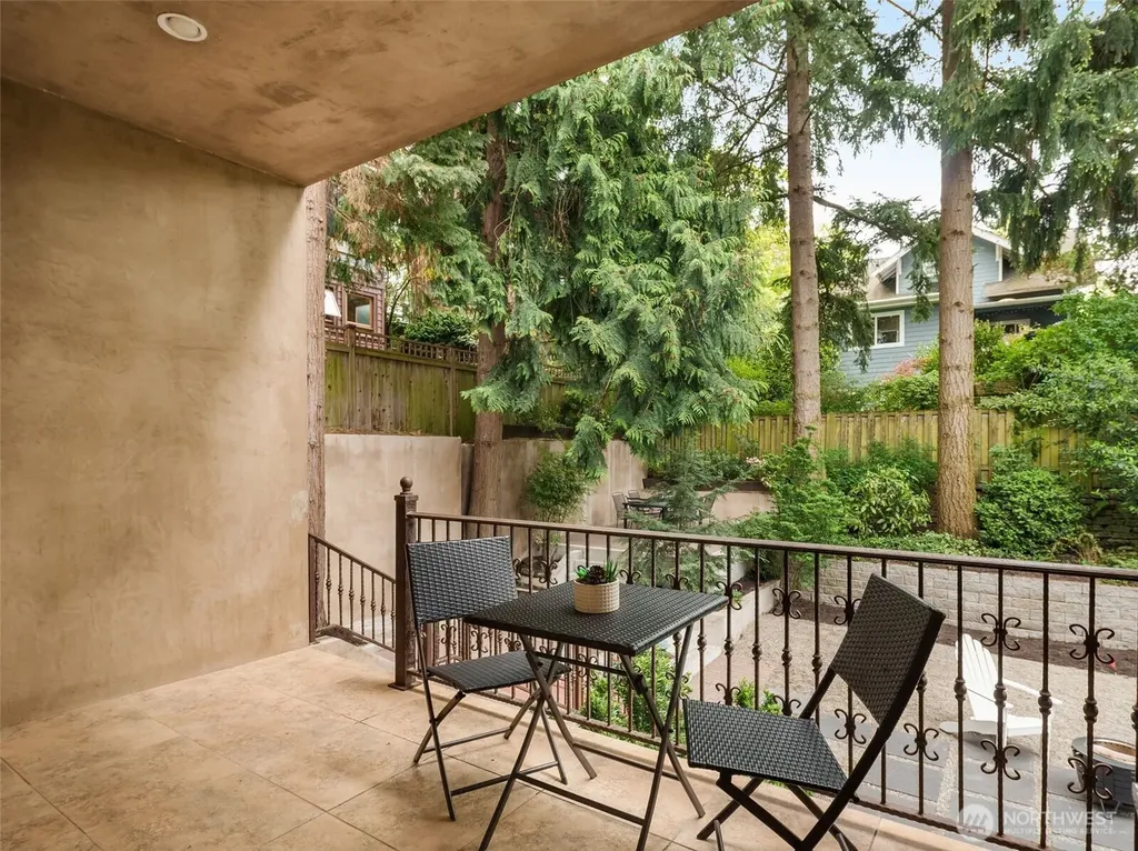 1007 W Newell Street Seattle WA 98119