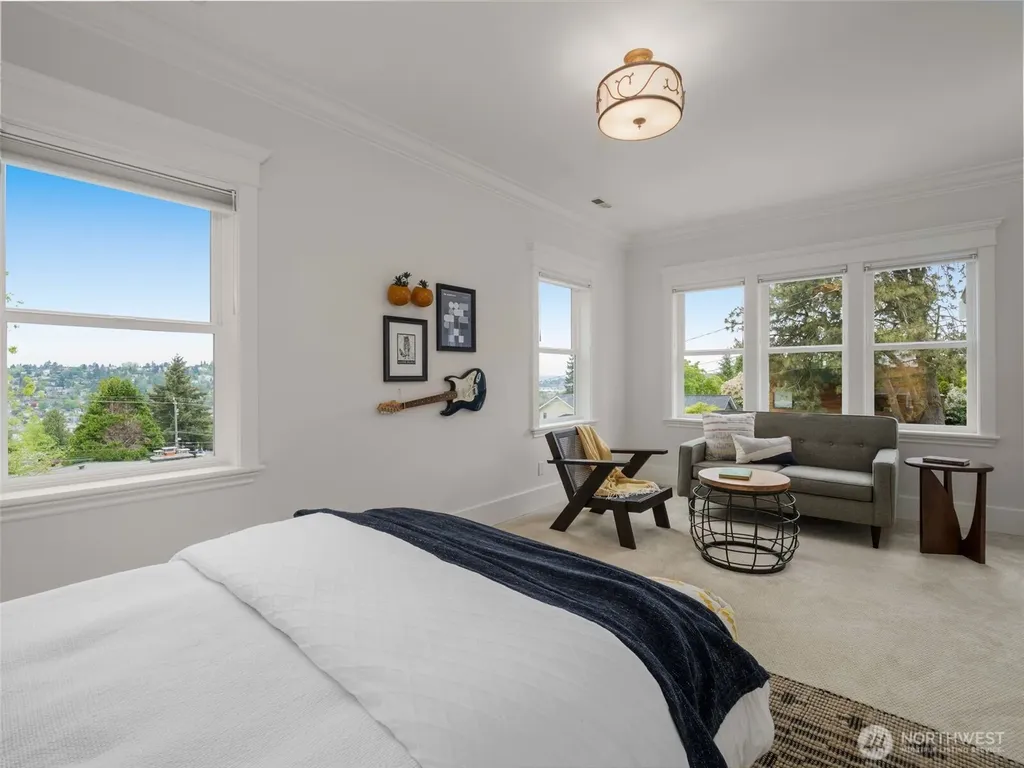 1007 W Newell Street Seattle WA 98119