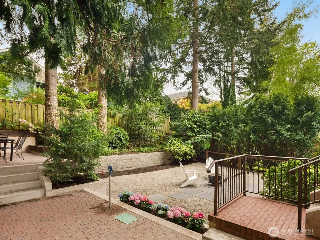 1007 W Newell Street Seattle WA 98119