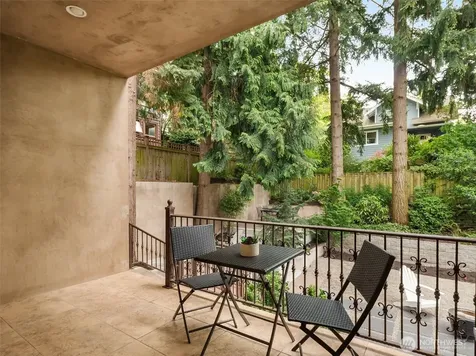 1007 W Newell Street Seattle WA 98119