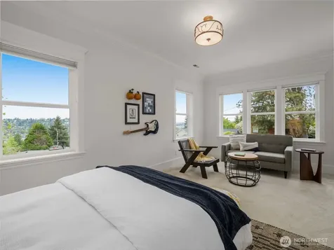 1007 W Newell Street Seattle WA 98119