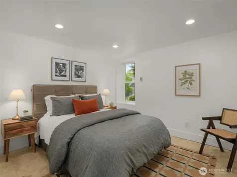 1007 W Newell Street Seattle WA 98119