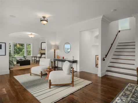 1007 W Newell Street Seattle WA 98119